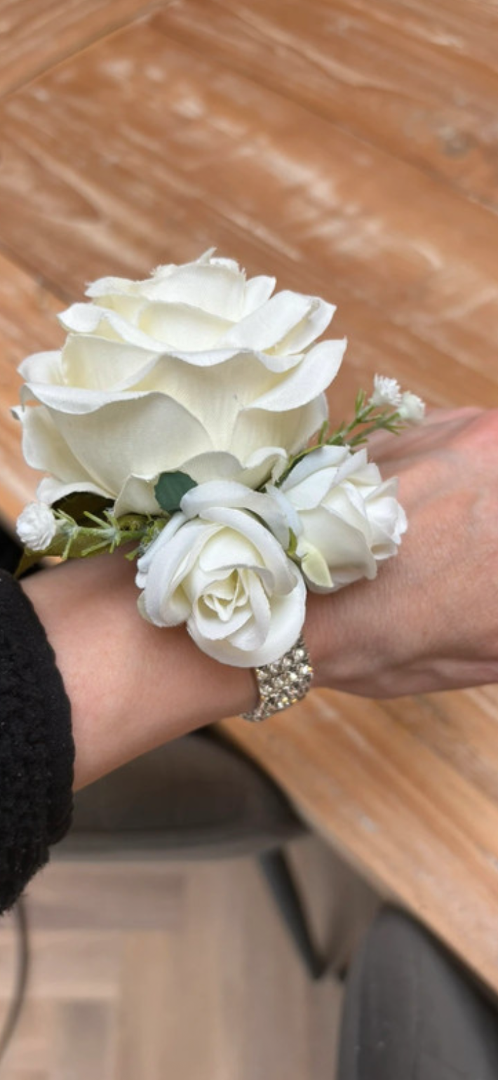 Wrist corsage