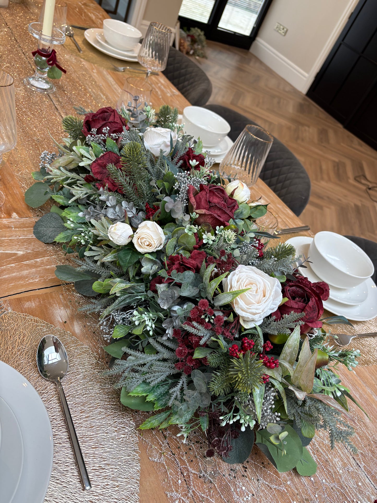 Cosy Christmas plus cream roses